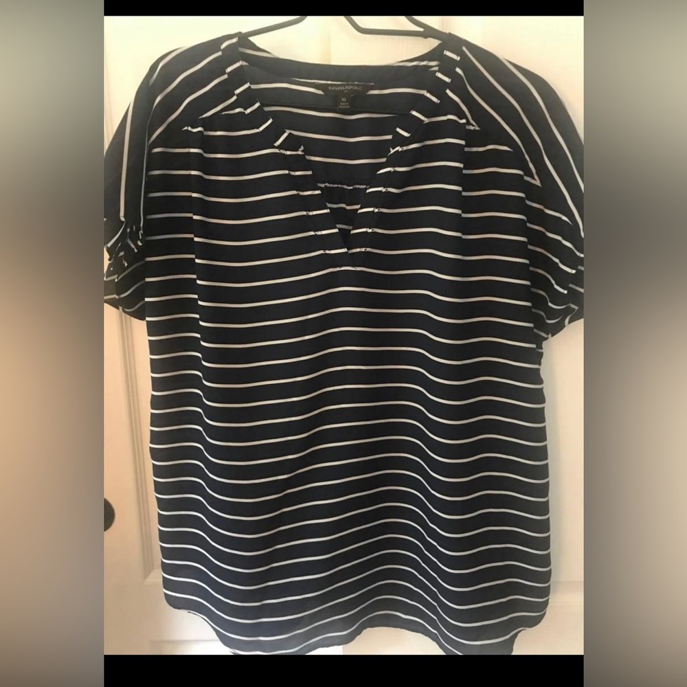 Woman’s banana republic blouse